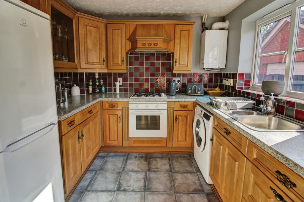 House in South Staffordshire, Cheslyn Hay - View 5