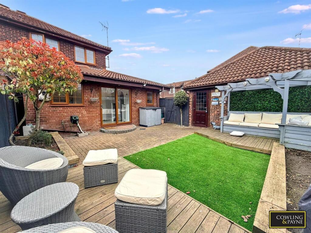 Kenley Close, Wickford photo 4