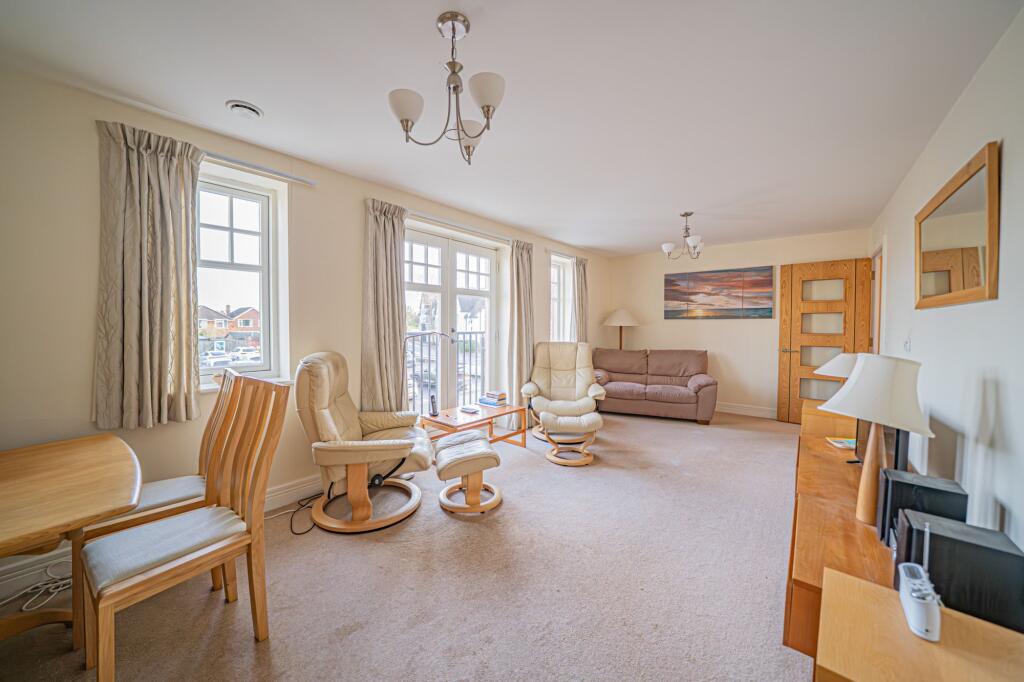 Additional image 2 of High Street, Knowle, B93