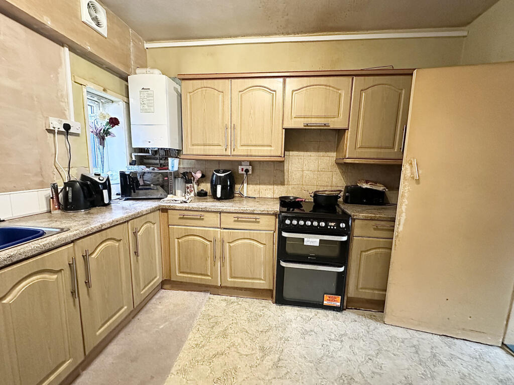 St. Chads Road, Preston, PR1 - View 4