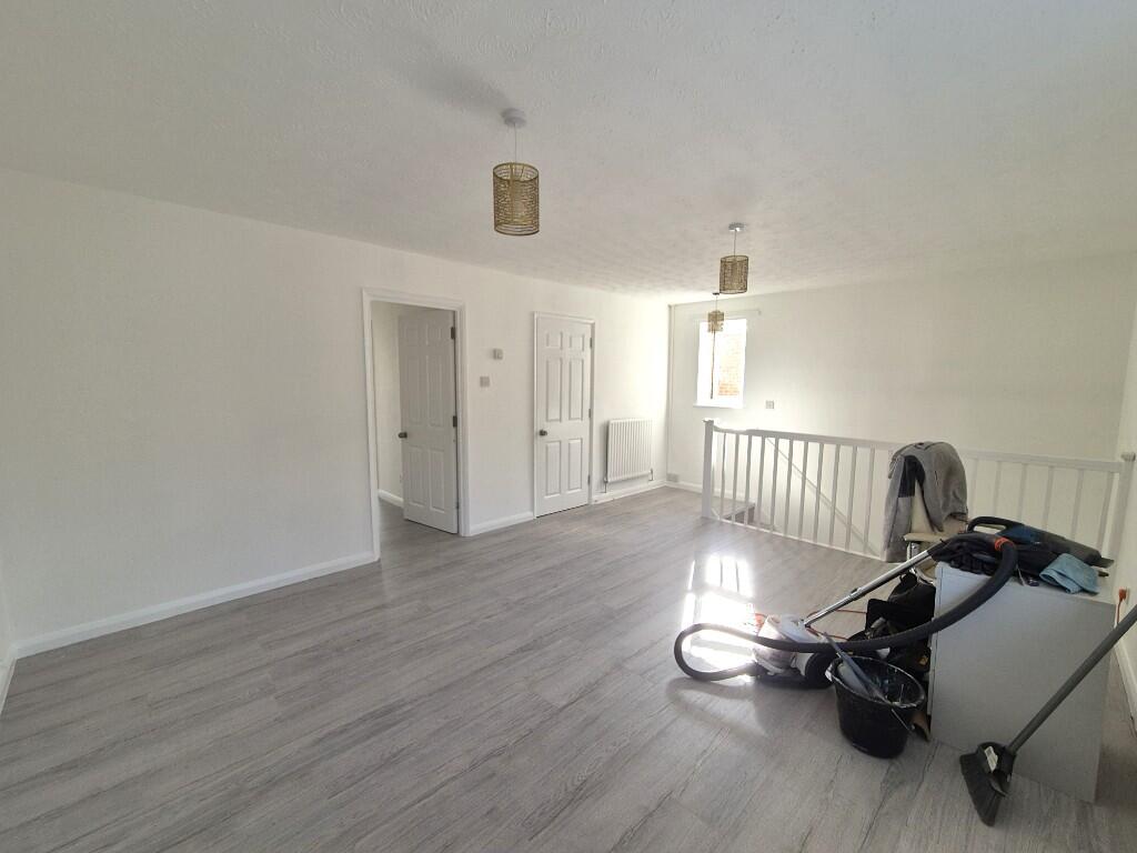 Additional image 2 of Five Oaks, Sandifield, Hatfield, Hertfordshire, AL10