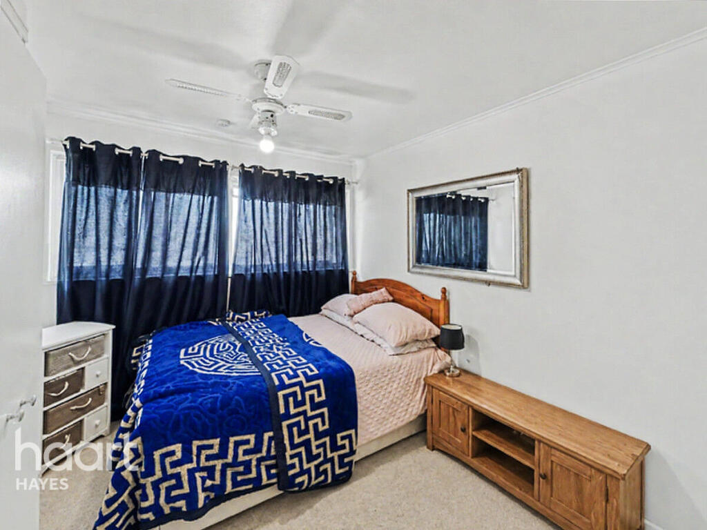 House in London, Charville, Hillingdon - More