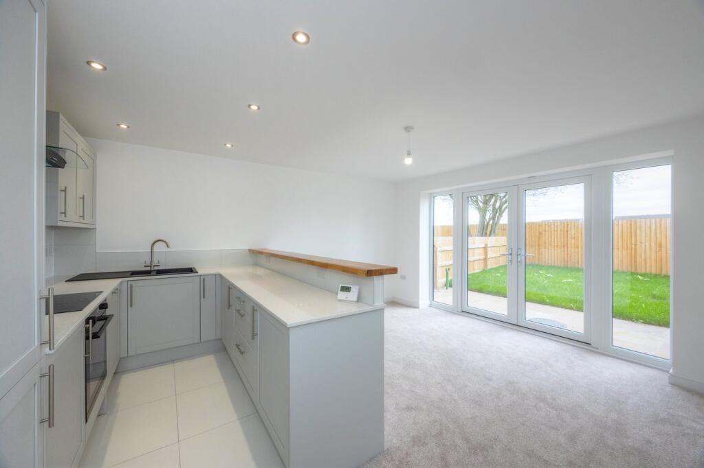Broom Close, Barnsley, S70 photo 3