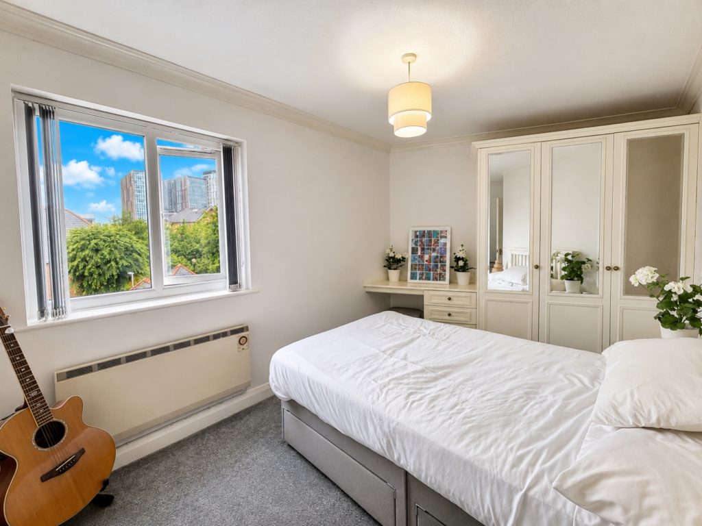 Apartment in Salford - More