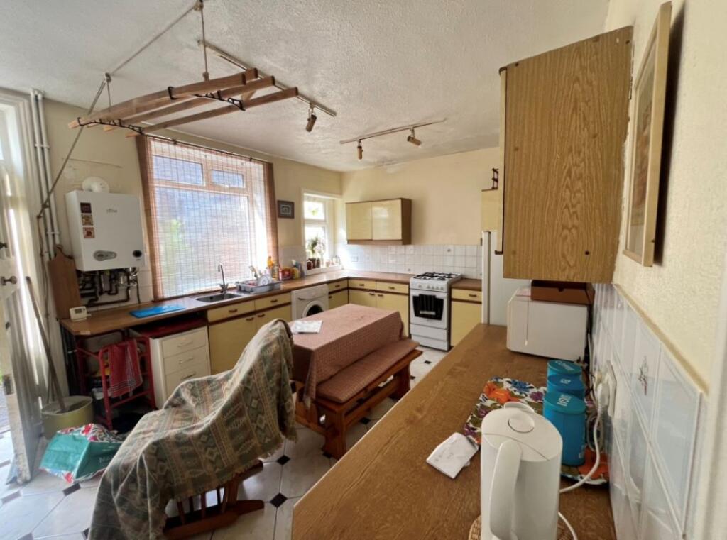 18 Hutton Road, Bradford, West Yorkshire, BD5 9DT photo 5
