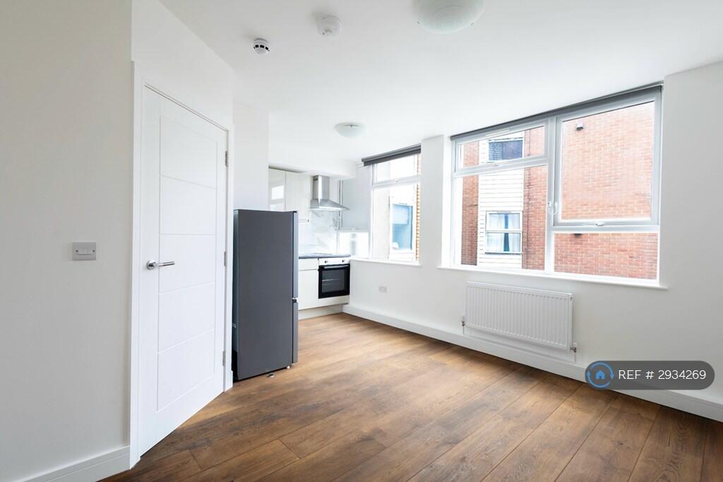 Main image of property: Ballards Lane, London, N3