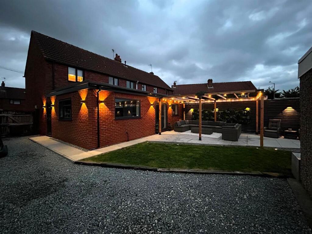 House in Doncaster - View 4