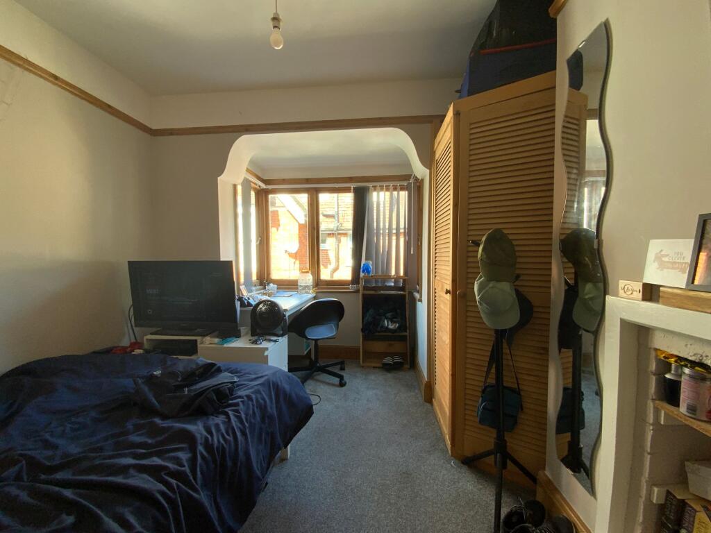 Main image of property: London Road, High Wycombe, HP11