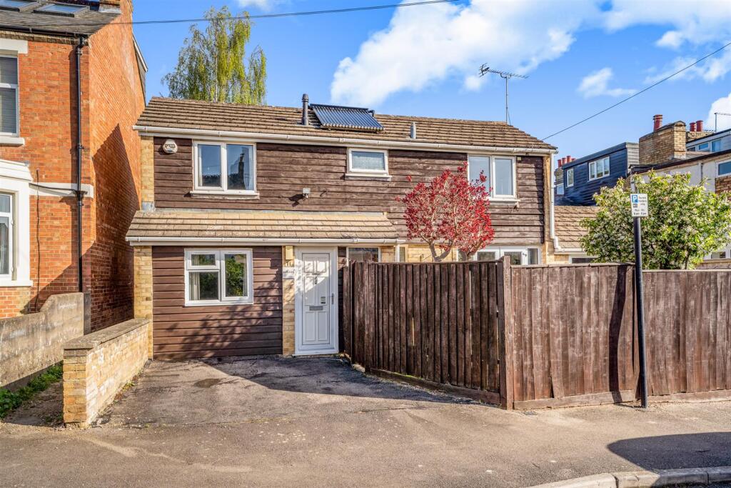 Main image of property: Harpes Road, North Oxford