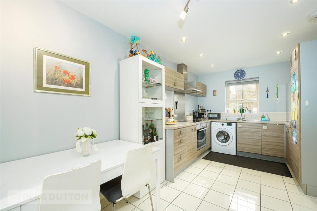 House in Huddersfield - View 4