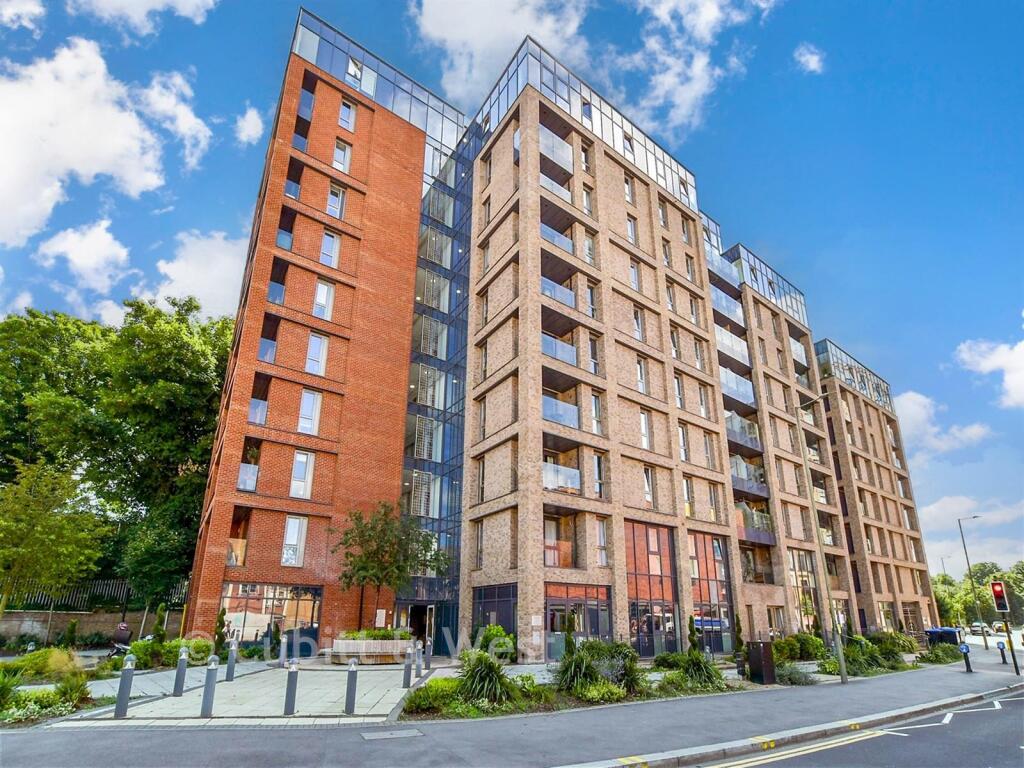 Apartment in Reigate and Banstead, Surrey