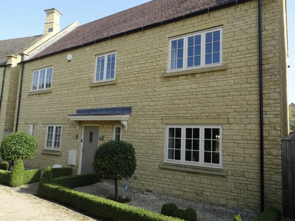 3-bed detached on Sargent Square, Broadway, WR12, £775,000
