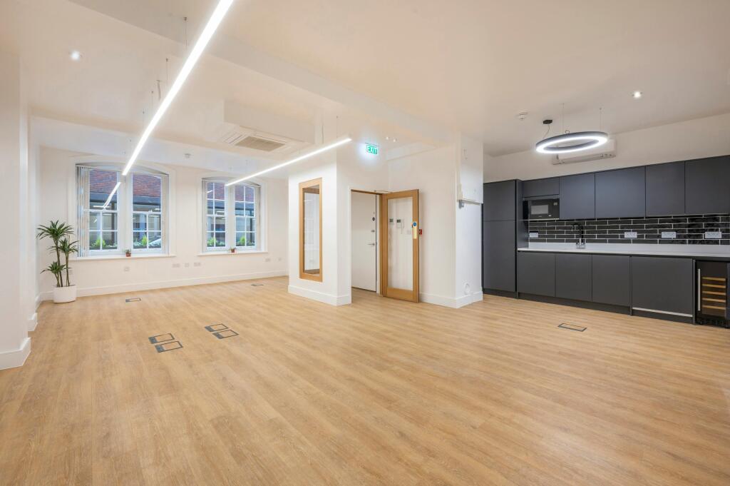 hall 1.jpg