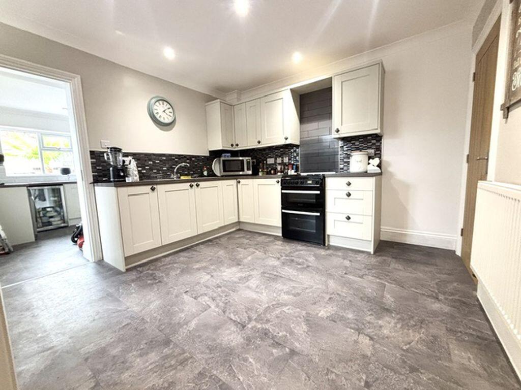 Queslett Road, Great Barr, Birmingham B43 7EL photo 3