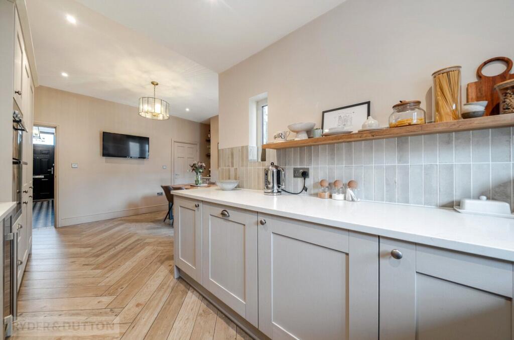 House in Calderdale, Heath, Salterhebble - More