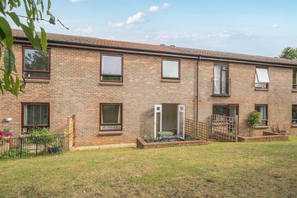 25, Roding Close, Elmbridge Village, Cranleigh, GU6 photo 4