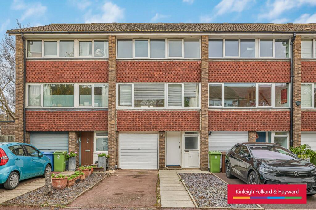 Main image of property: Alleyn Crescent, London, SE21