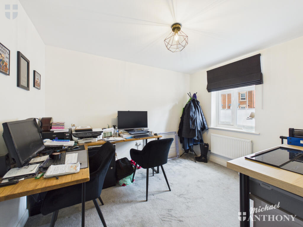 House in Hemel Hempstead - More
