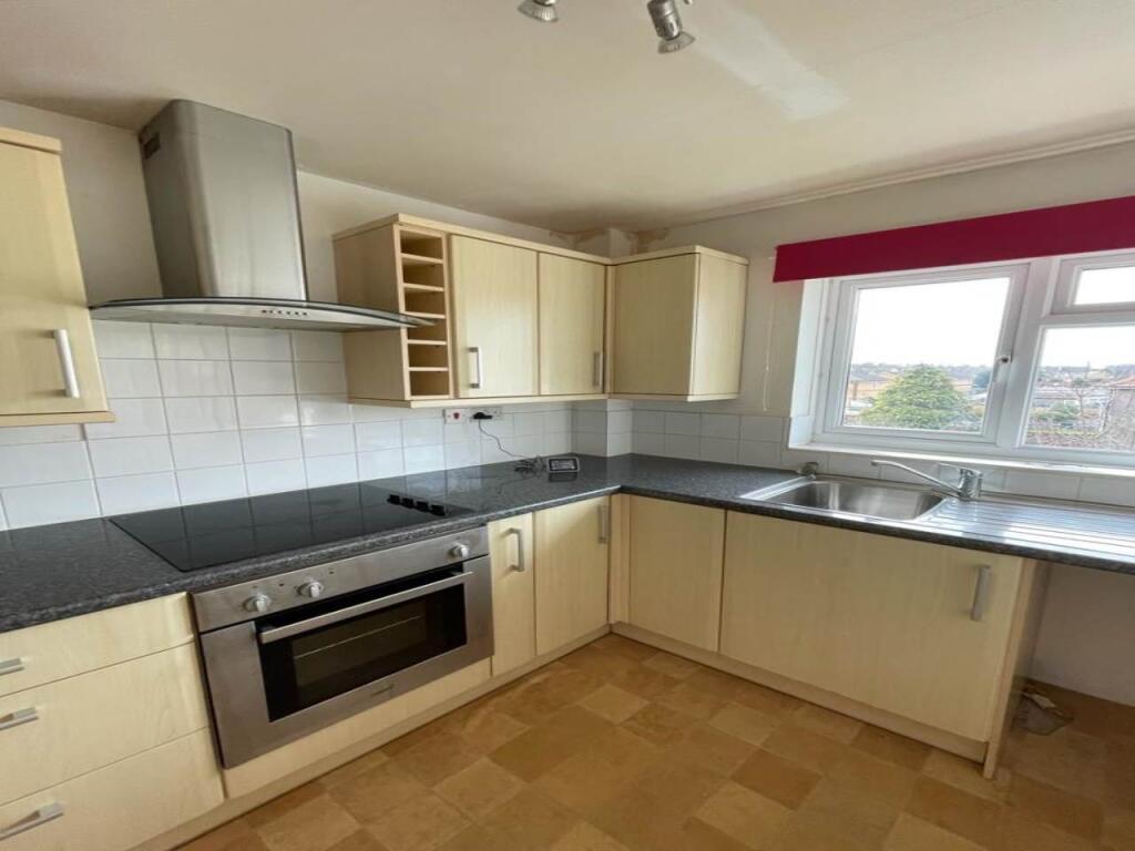 Apartment in Weston-super-Mare, North Somerset - View 2