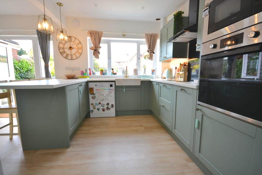 Earles Close, Stockton - View 6
