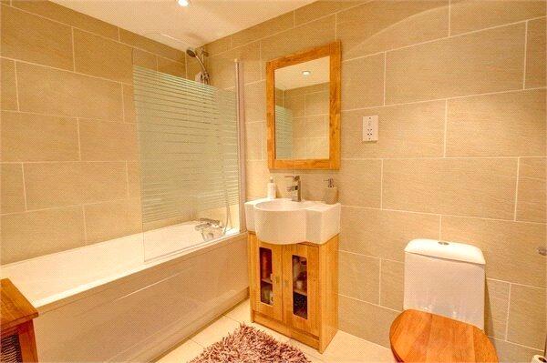 Apartment in Newcastle upon Tyne - View 4