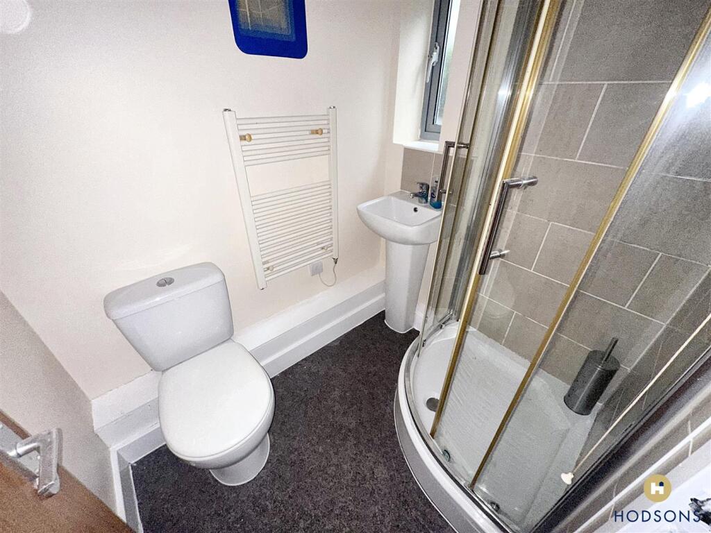 Apartment in Wakefield, West Yorkshire - View 5