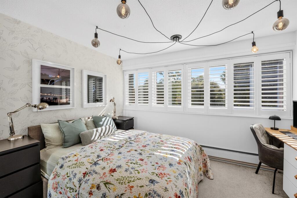 House in London - View 5