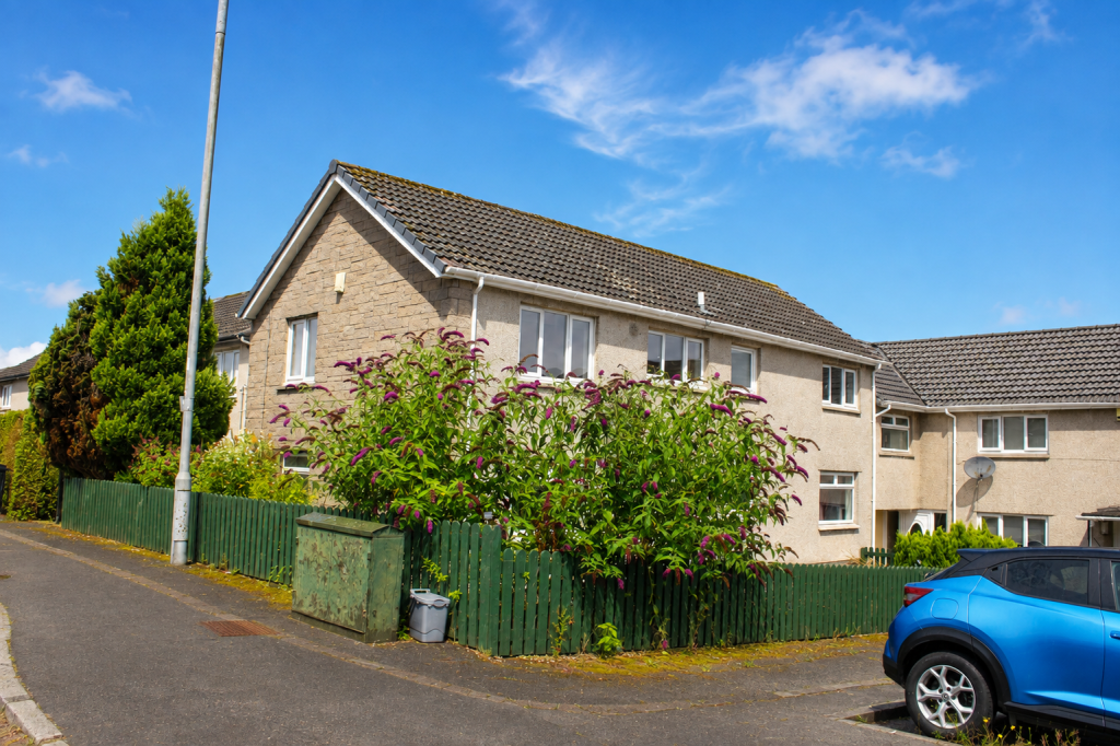 Main image of property: 123 Alloway Drive, Kirkintilloch, G66 2RL