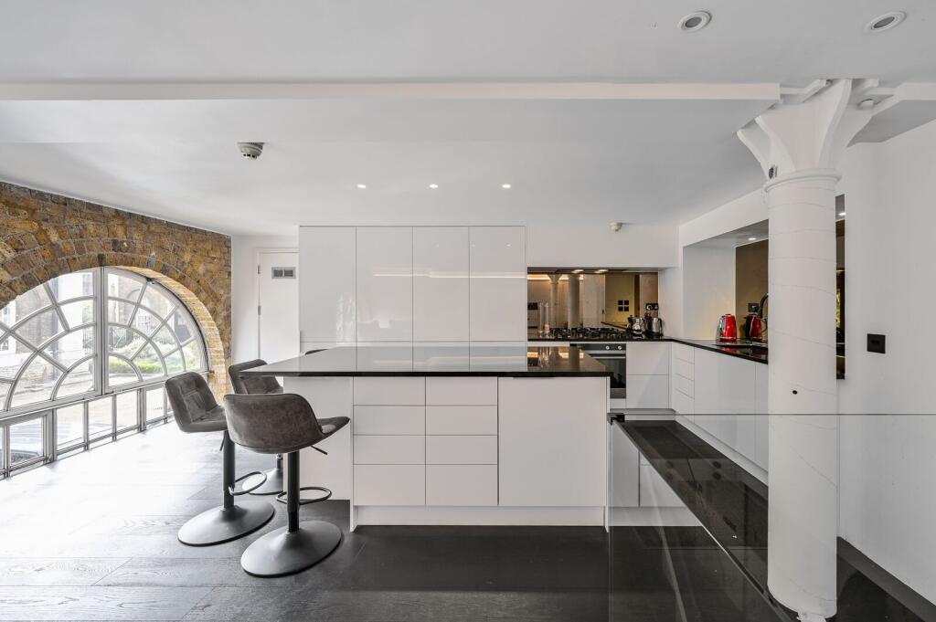 Apartment in London - More