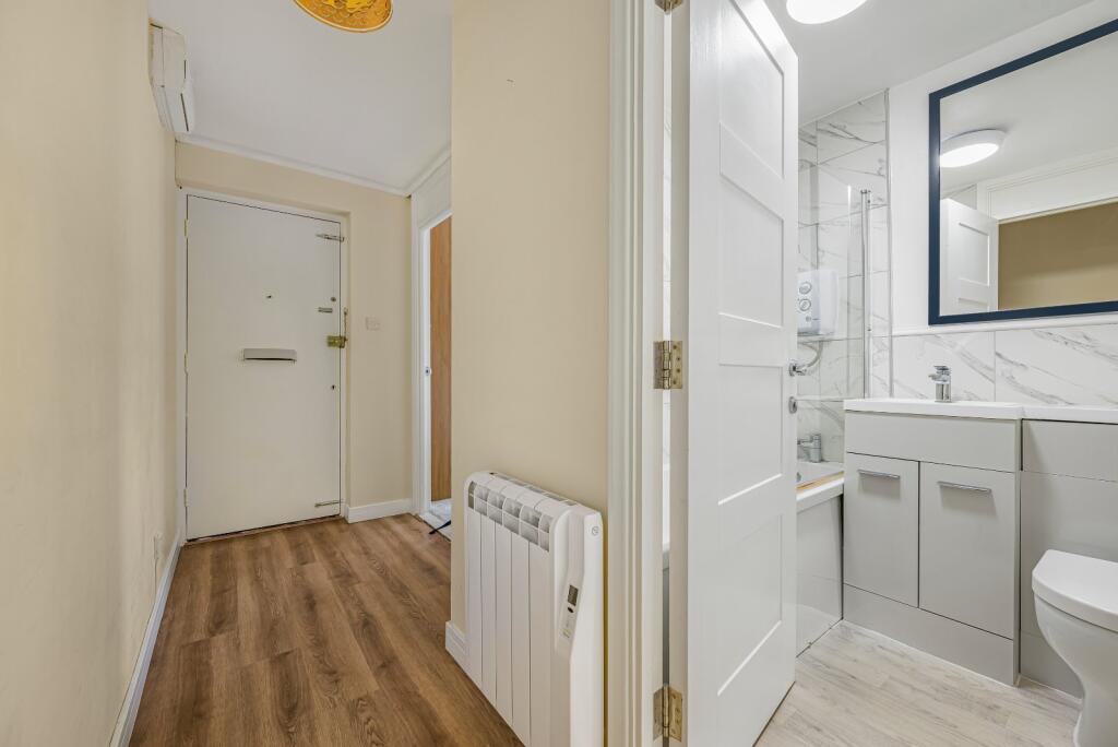 Apartment in London, Royal Borough of Greenwich - View 2