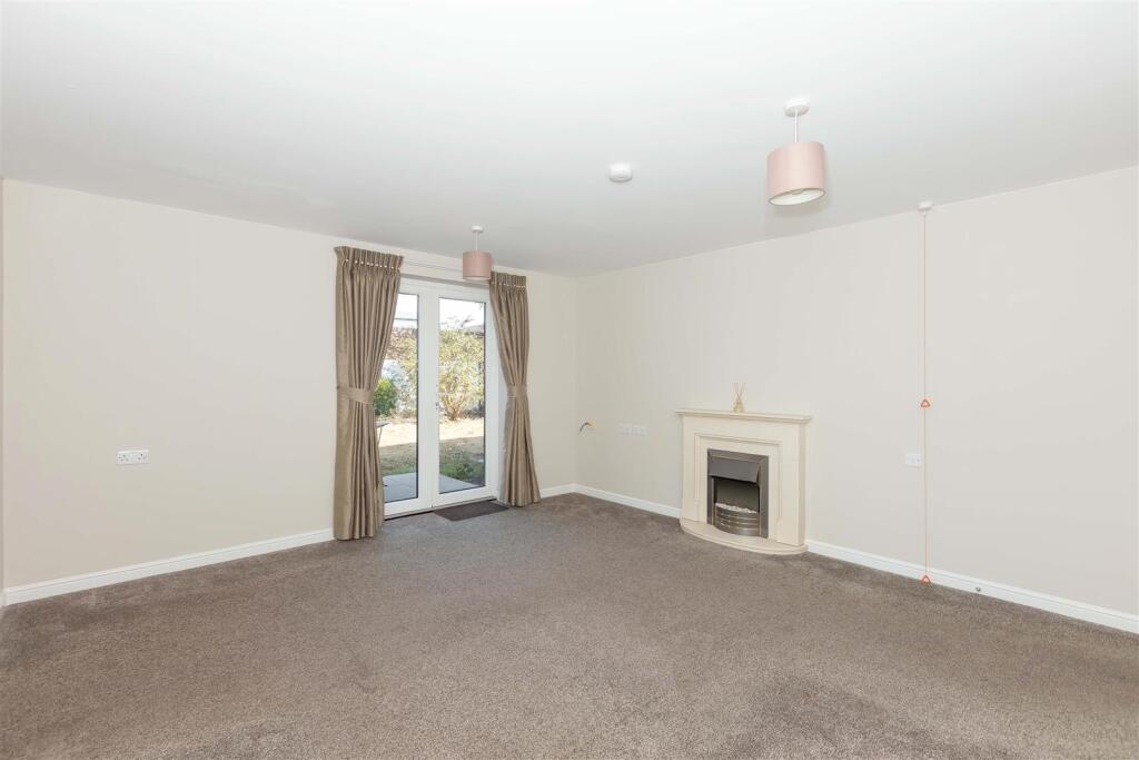 Apartment in Worthing, Broadwater - View 4
