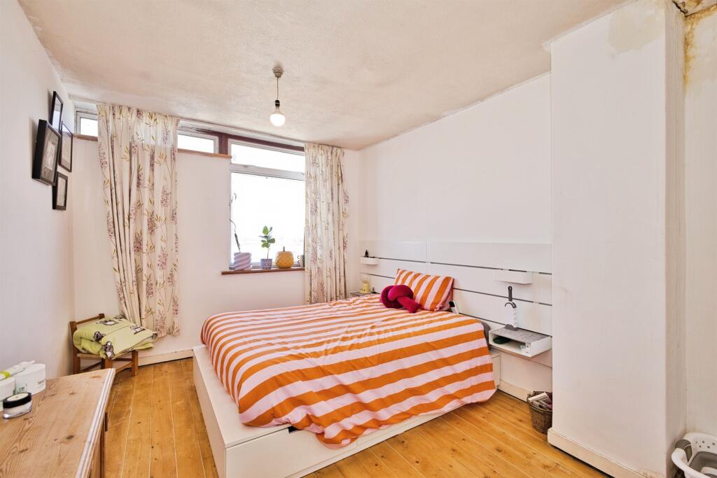 Additional image 9 of Yew Tree Close, Yeovil