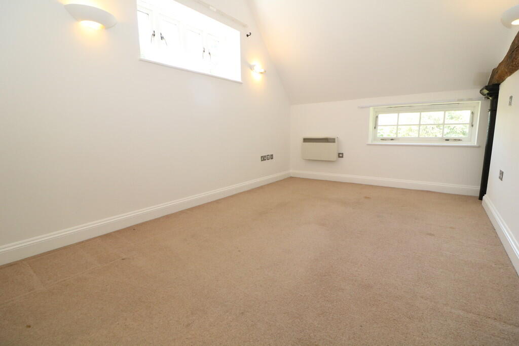House in Redhill - View 4