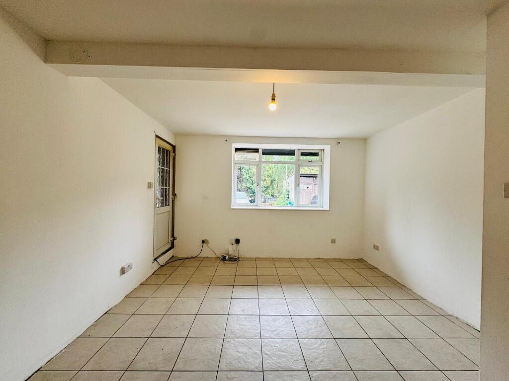 Main image of property: West Wycombe Road, High Wycombe, Buckinghamshire, HP12