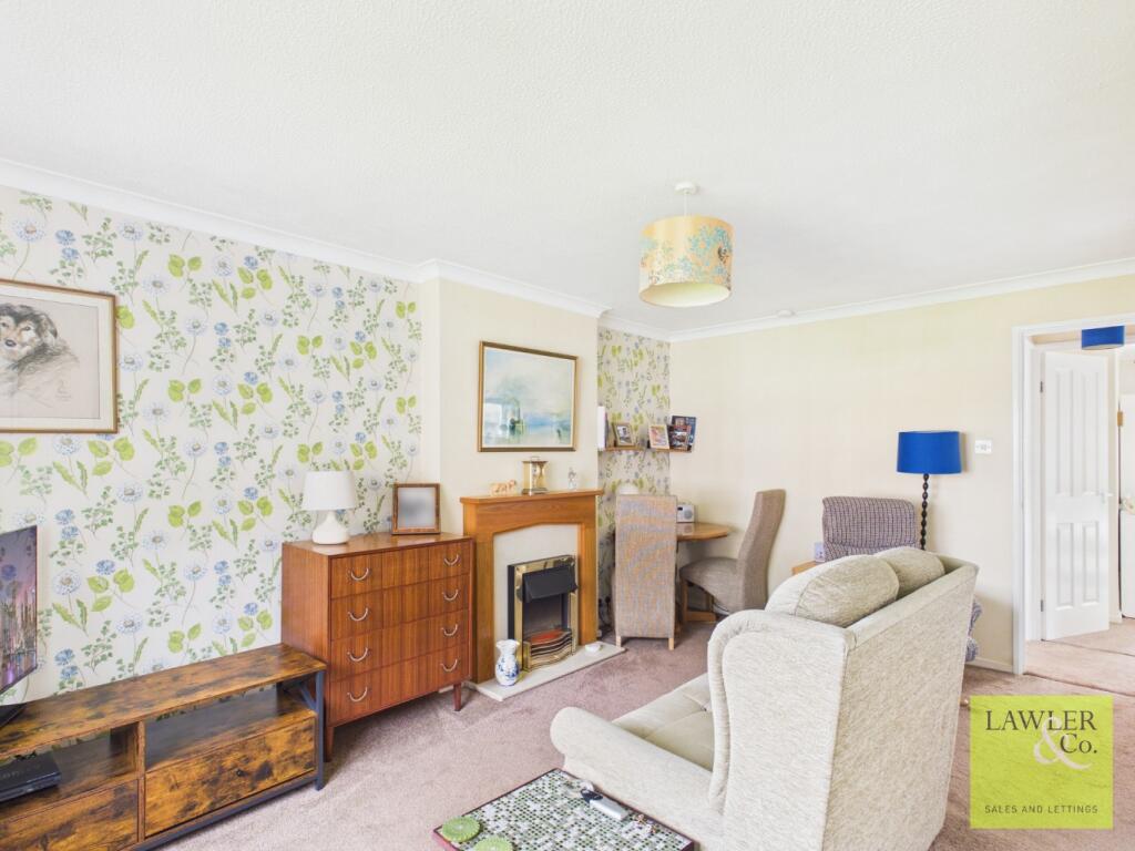 Winslade Close, Hazel Grove, Stockport, Cheshire, SK7 5RB photo 4