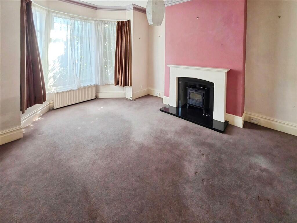 House in Southampton - More