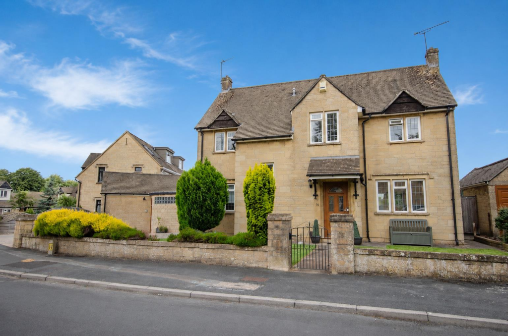 Main image of property: Park Crescent, Frenchay, Bristol, BS16 1PD