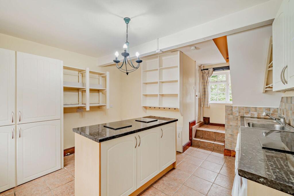 House in Northampton, Woodford cum Membris - More