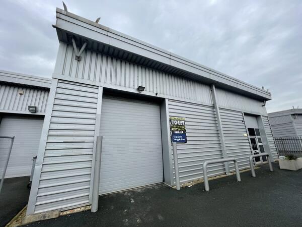 Main image of property: Unit 5, Leeds Road Trade Park, Leeds Road, Huddersfield, West Yorkshire