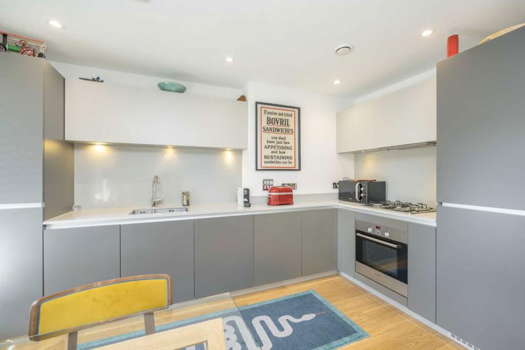 Apartment in London - View 4