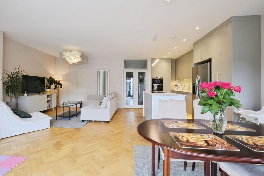 House in Poole - View 4