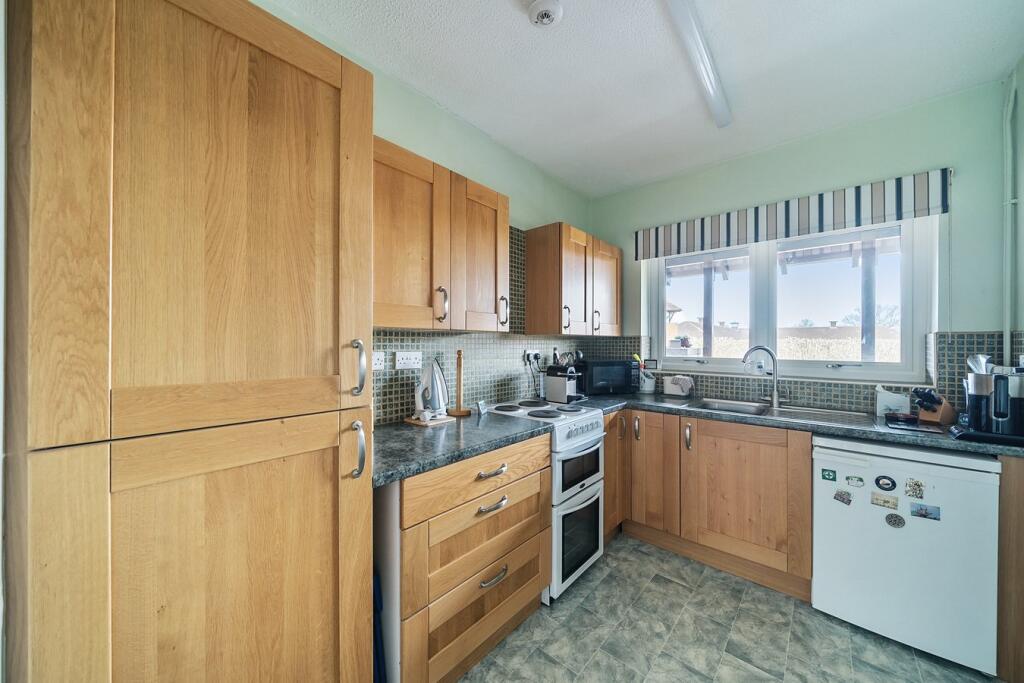 Oaktree Court, Portland Drive, Willen, Milton Keynes, MK15 photo 3