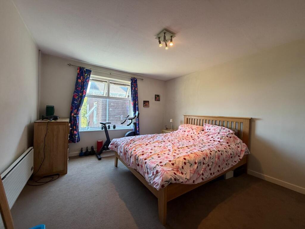 Apartment in Tonbridge - More