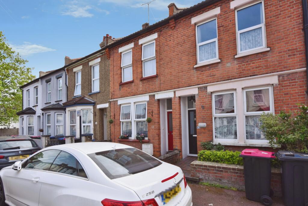 Main image of property: Wallis Avenue, Southend-on-sea, SS2