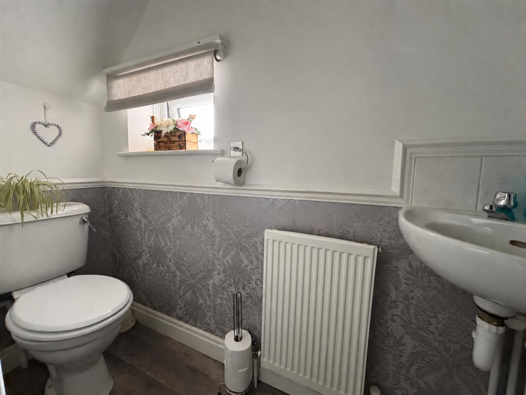 House in Hull - View 5