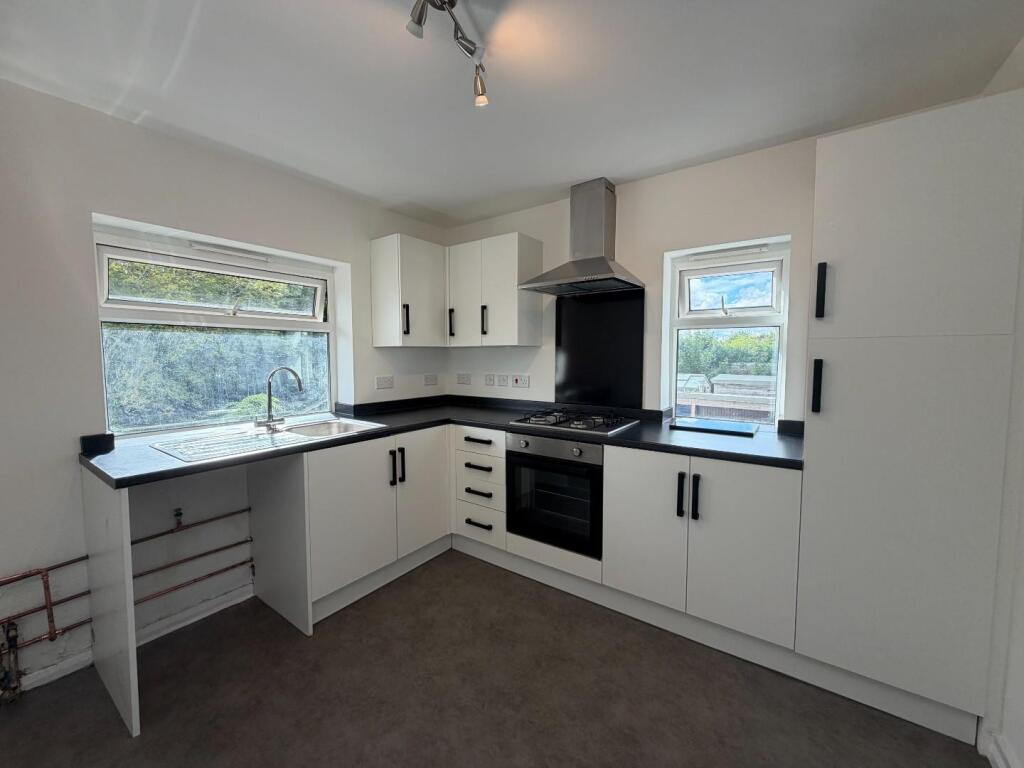 Apartment in Hardingstone, West Northamptonshire - View 2