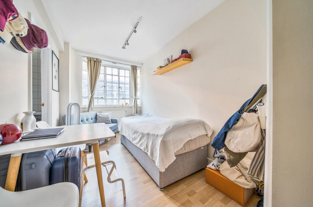 Studio flat for rent