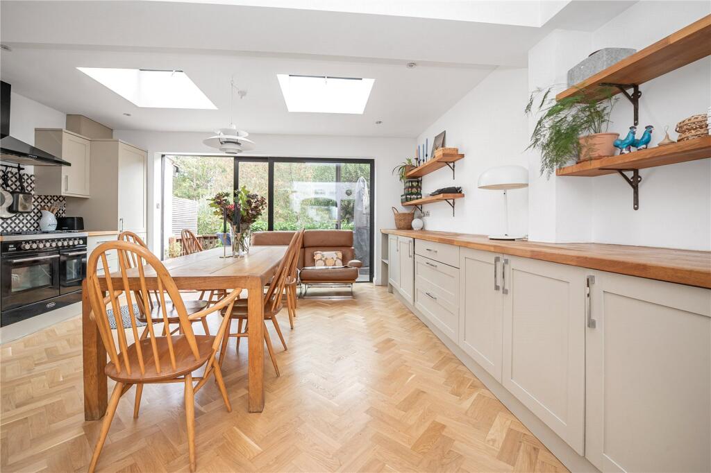 House in London, Whitton - More