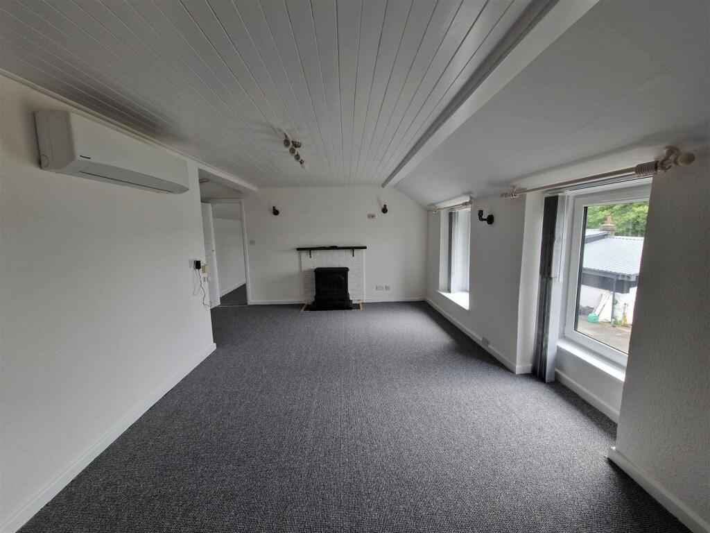 Apartment in Truro - More