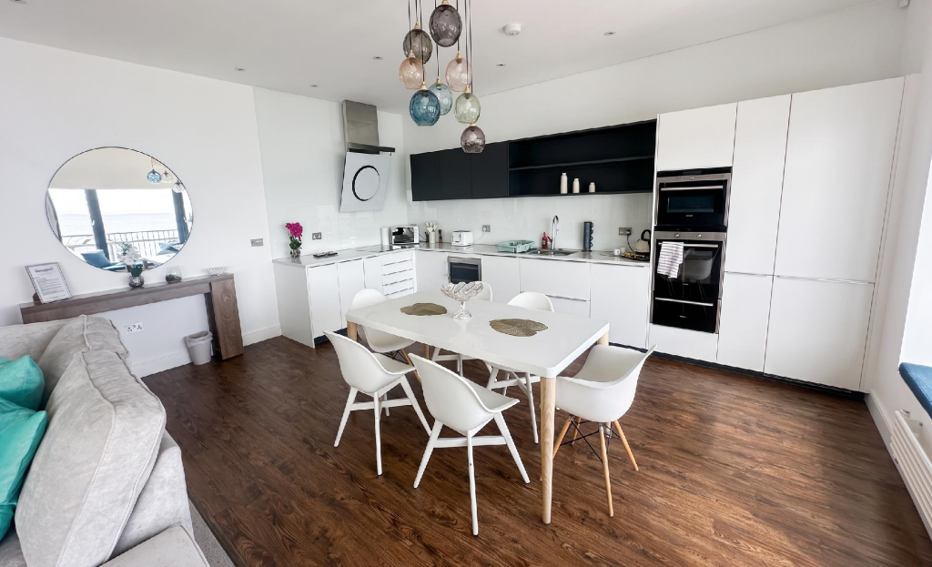 Apartment in Cardiff - More